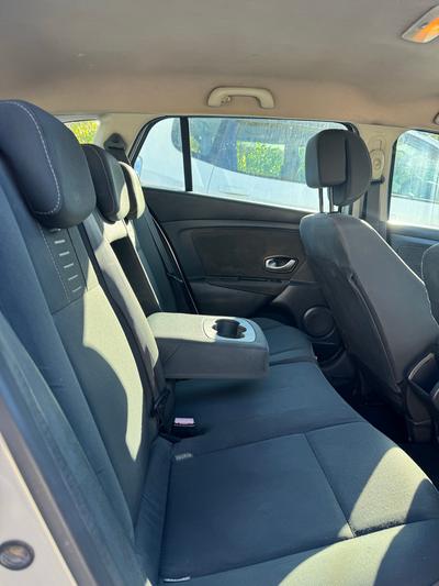 Renault Megane — 5