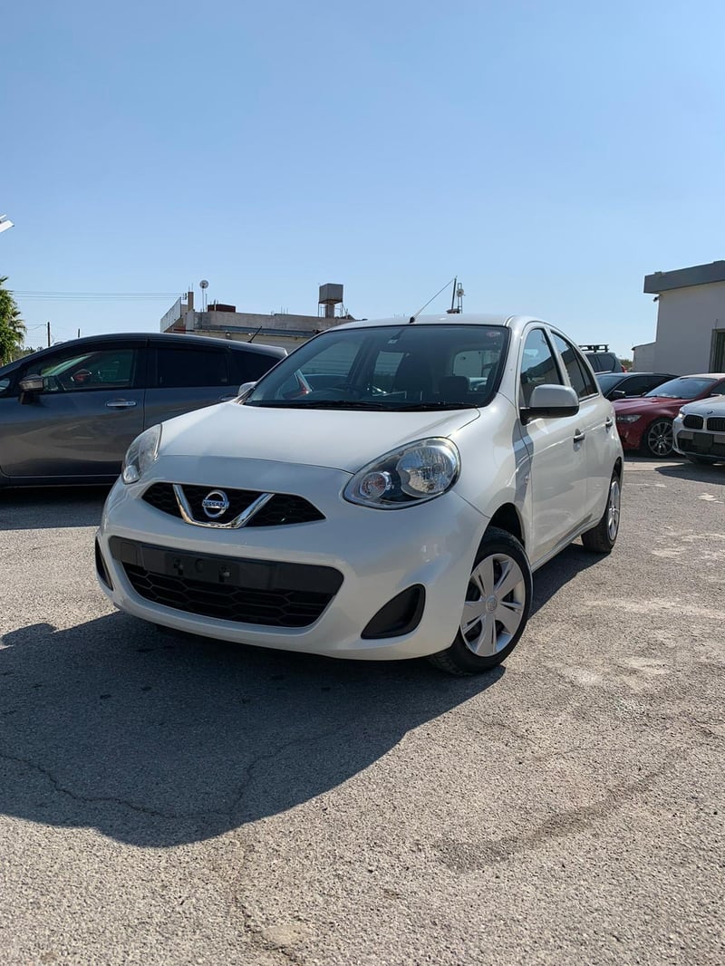Nissan March — 1/5