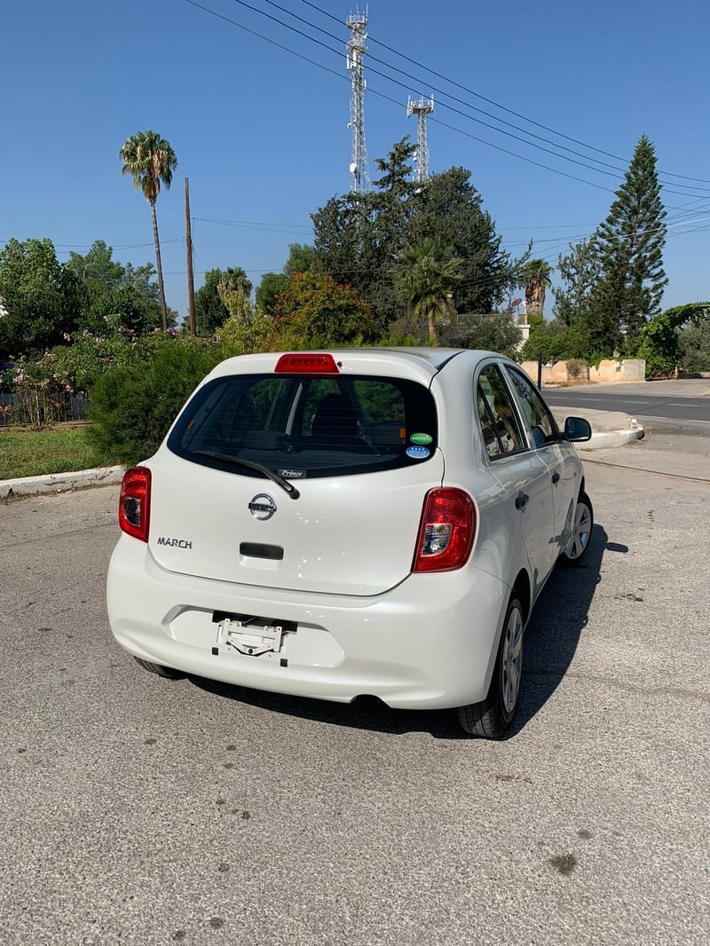 Nissan March — 4