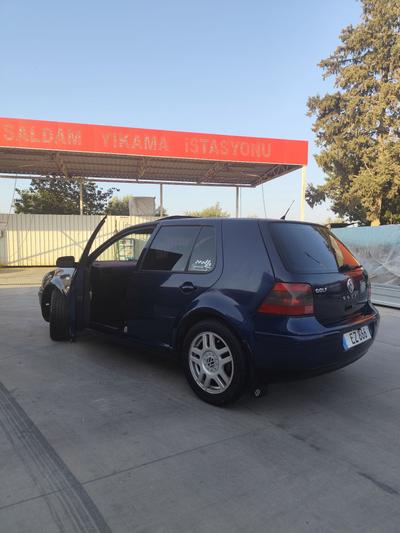 Volkswagen Golf — 5