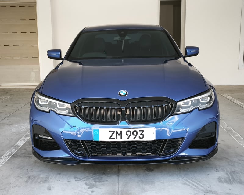 BMW 330e — 1