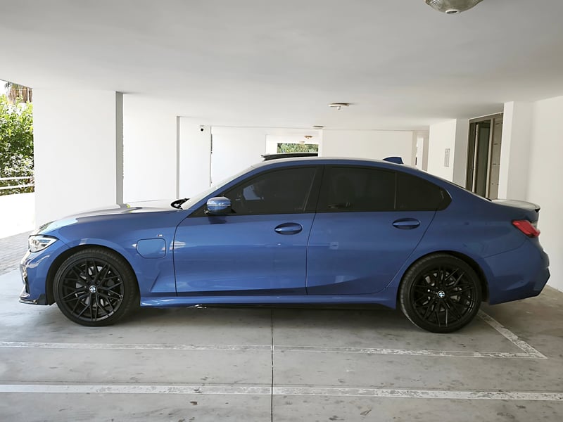 BMW 330e — 4