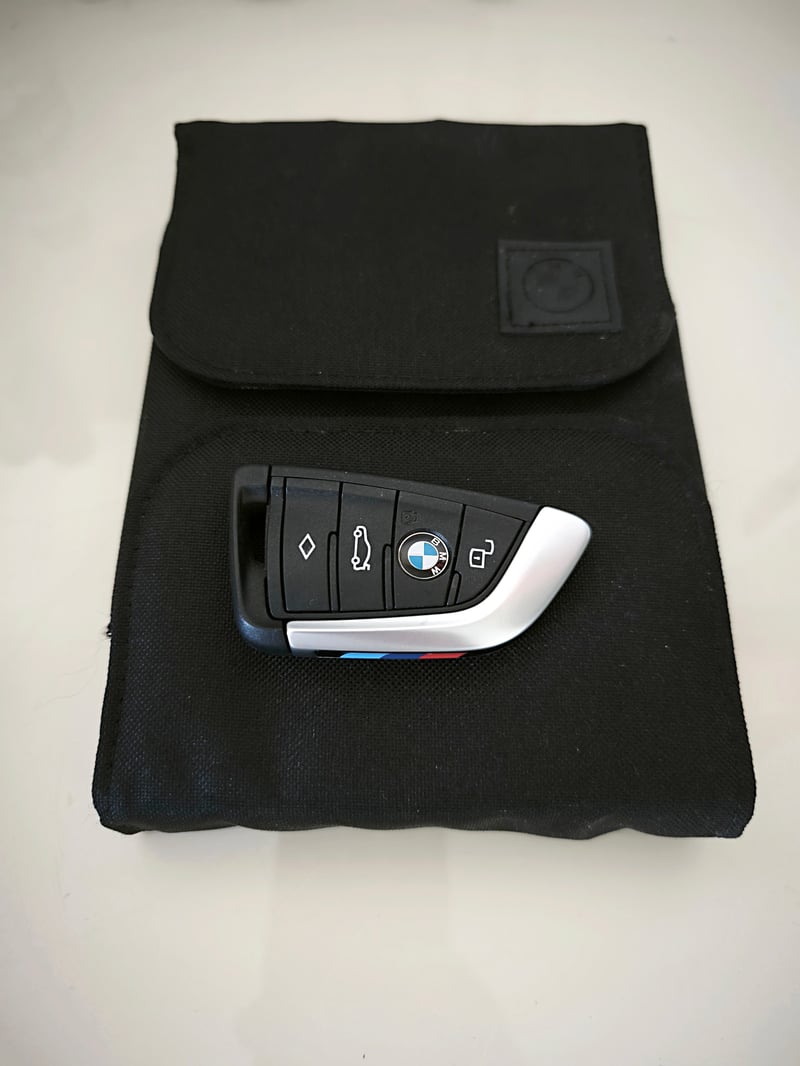 BMW 330e — 9