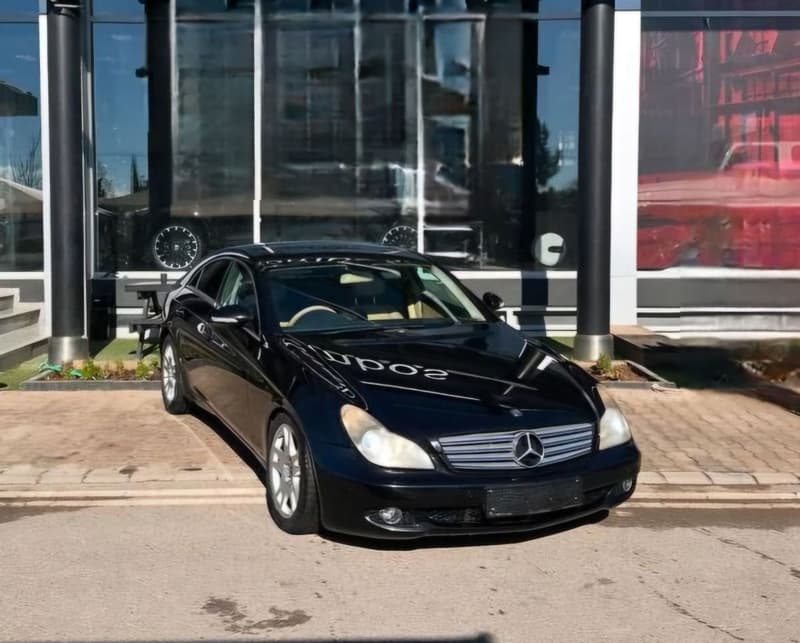 Mercedes-Benz CLS 320 — 1/8