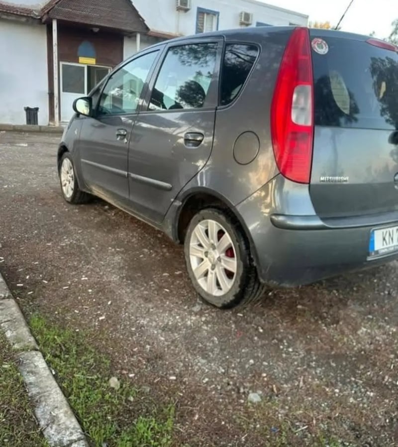 Mitsubishi Colt — 2