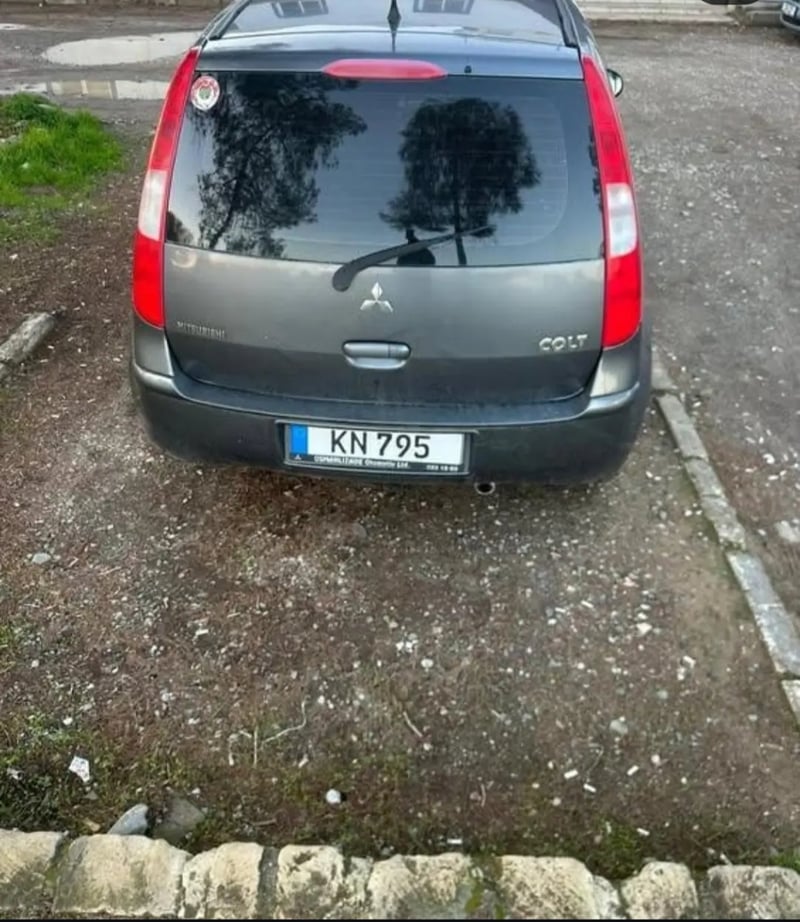 Mitsubishi Colt — 3