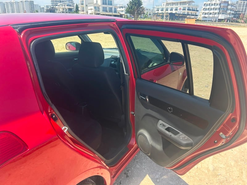Suzuki Swift — 3
