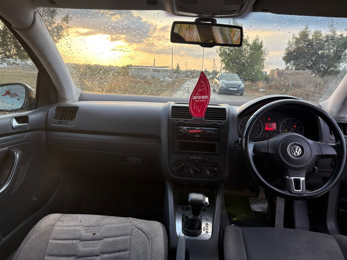 2008 Volkswagen Golf 9