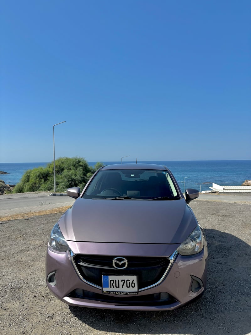 Mazda Demio — 8