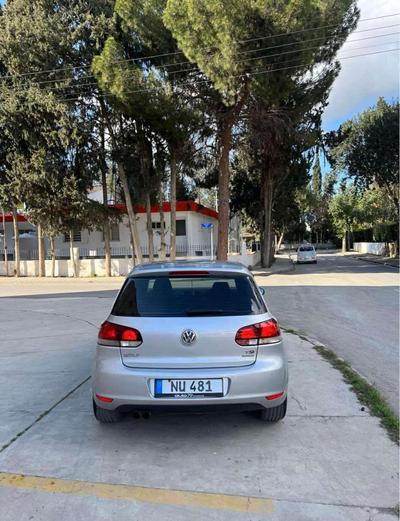 Volkswagen Golf — 2