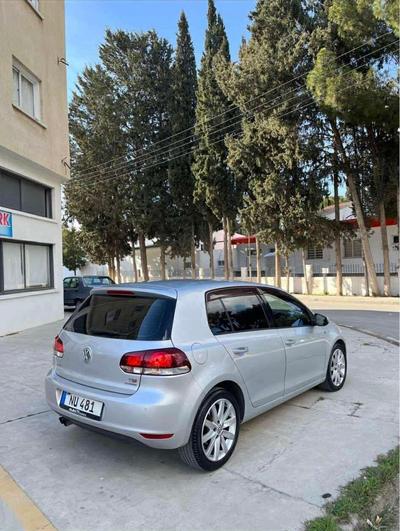Volkswagen Golf — 4