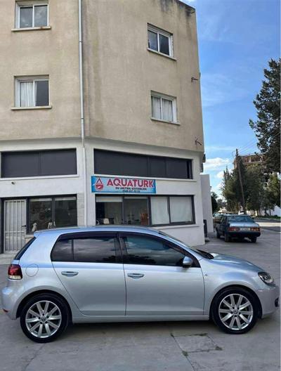 Volkswagen Golf — 5