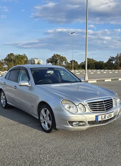 Mercedes-Benz E 220 — 1
