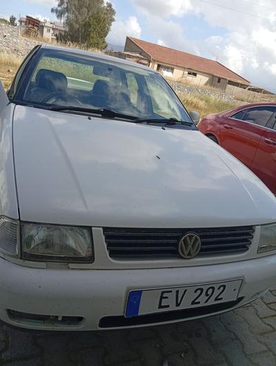 Volkswagen Polo — 2