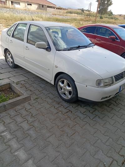 Volkswagen Polo — 5