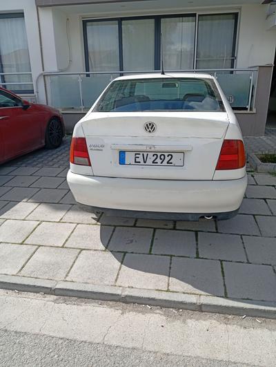 Volkswagen Polo — 1