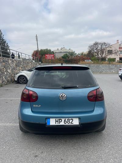 Volkswagen Golf — 3