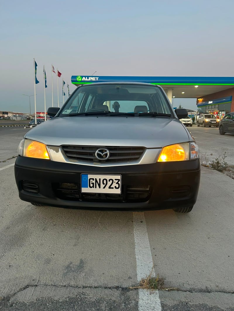 2002 Mazda Demio
