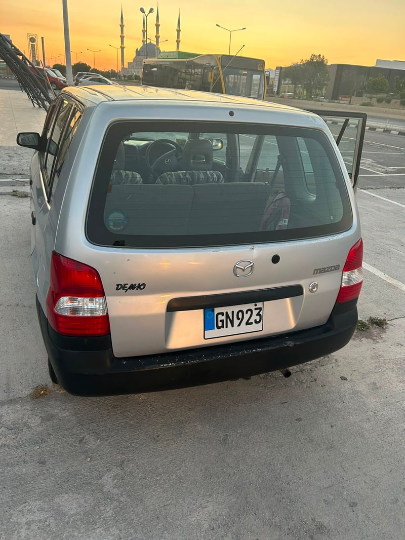 Mazda Demio — 7
