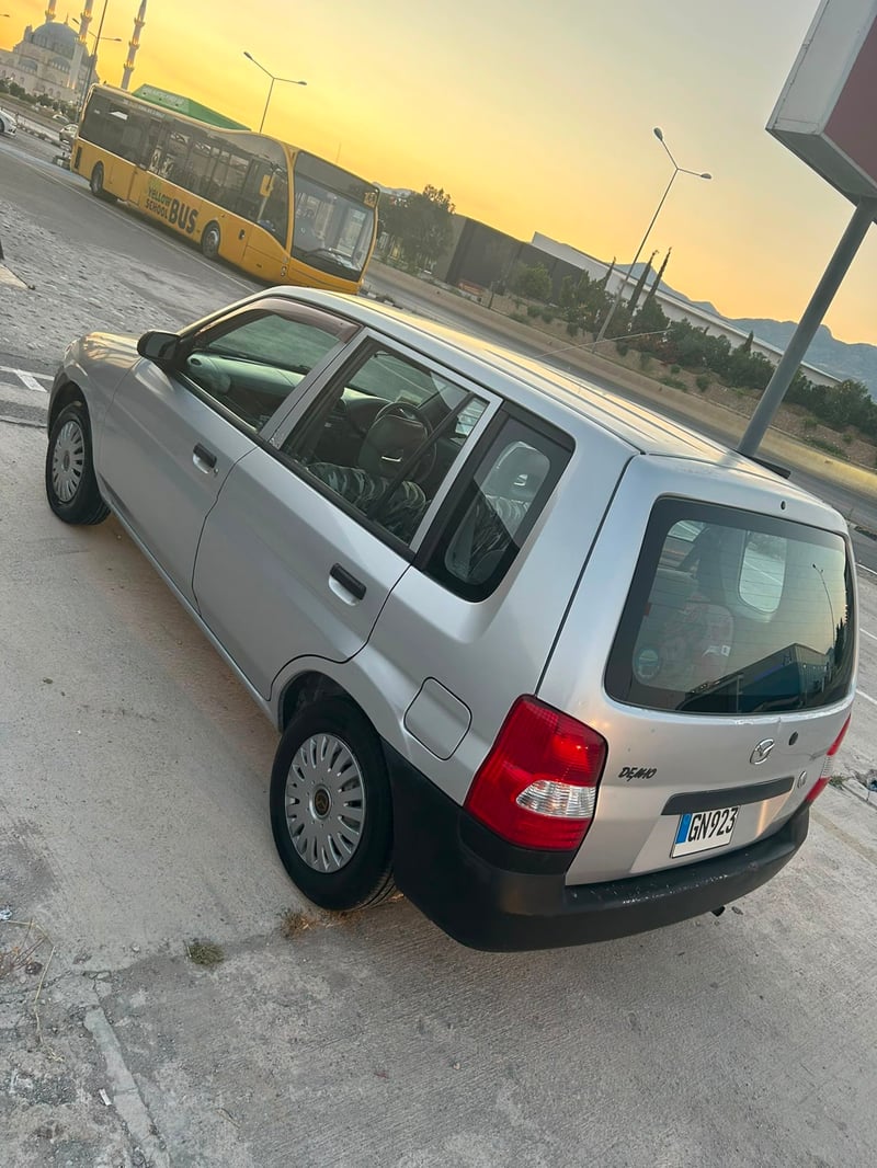 Mazda Demio — 9