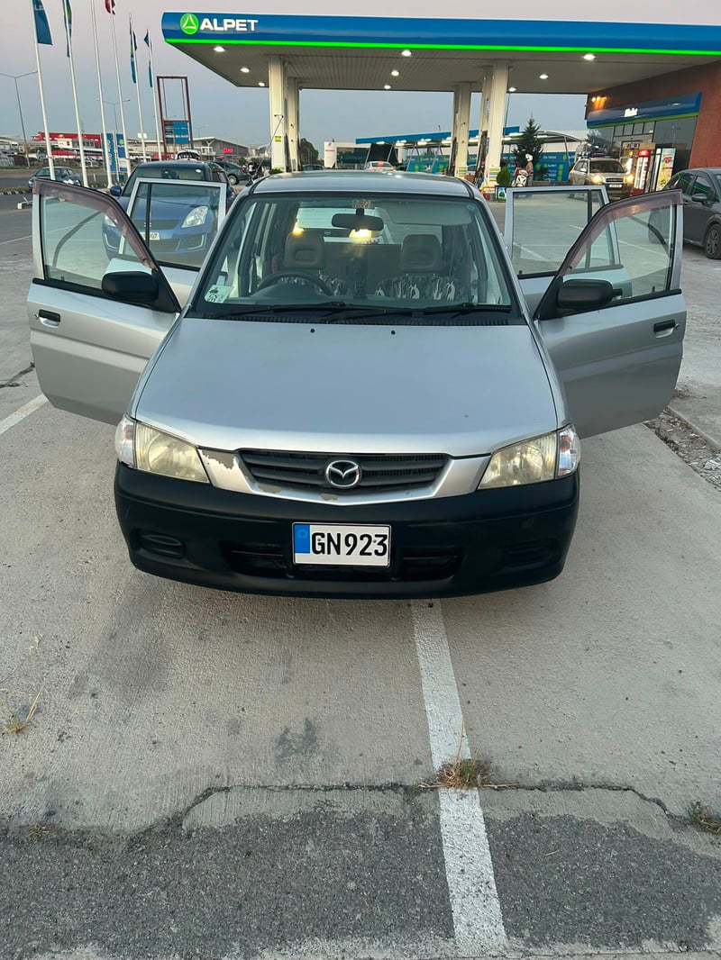 Mazda Demio — 10
