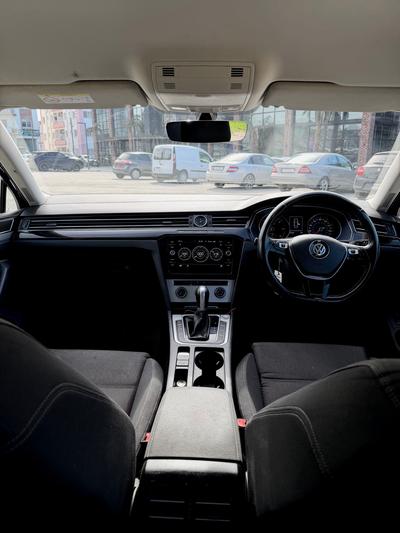 Volkswagen Passat — 6