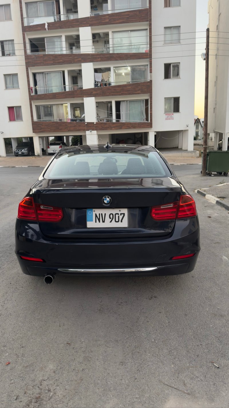 BMW 320i — 2