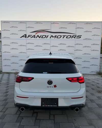 Volkswagen Golf — 4