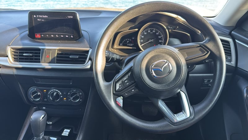 Mazda Axela — 6