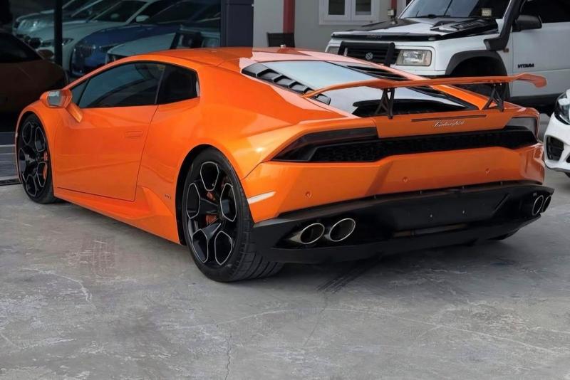 Lamborghini Huracan — 1/10