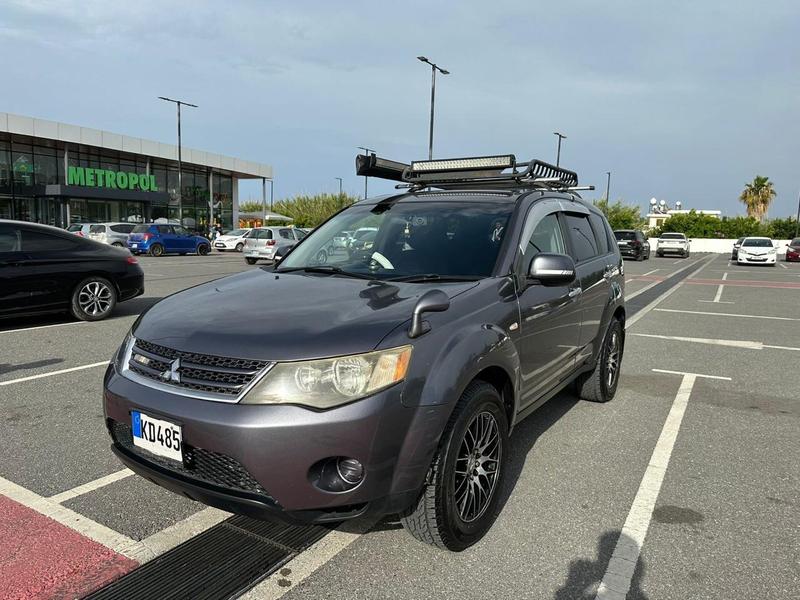 Mitsubishi Outlander — 1/10