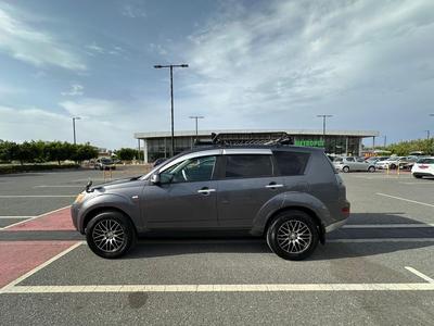 Mitsubishi Outlander — 2
