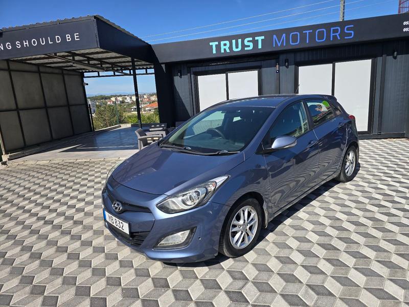 Hyundai i30 — 1/6