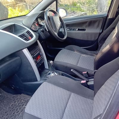 Peugeot 207 — 8
