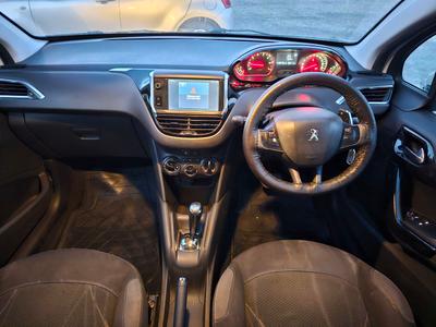 Peugeot 208 — 7