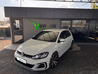 Volkswagen Golf — 1