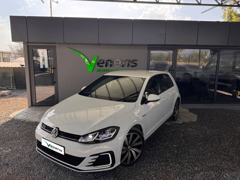 Volkswagen Golf — 1/10