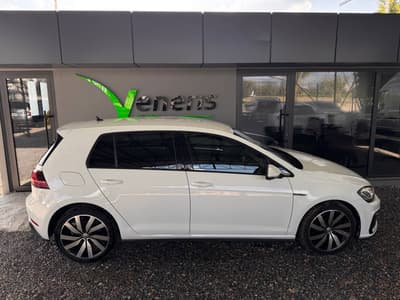Volkswagen Golf — 4