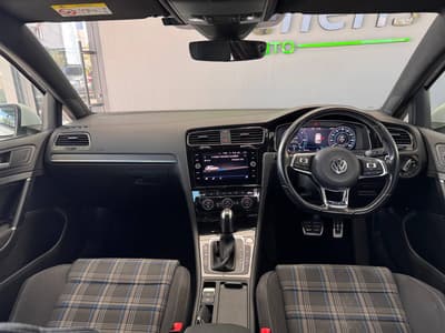 Volkswagen Golf — 6