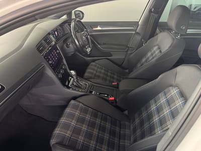 Volkswagen Golf — 8