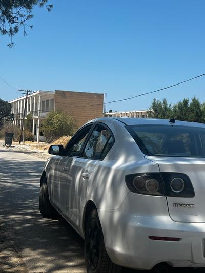 Mazda Axela — 1