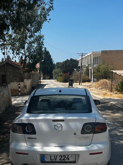 Mazda Axela — 2