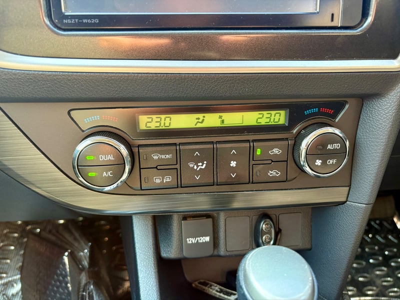 Toyota Auris — 3