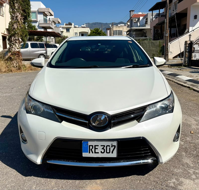 Toyota Auris — 1/9
