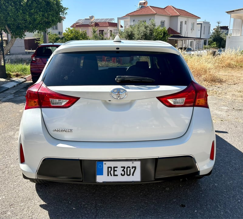 Toyota Auris — 8
