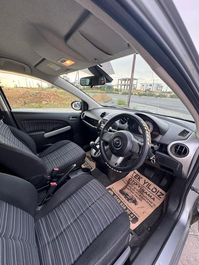 Mazda Demio — 6