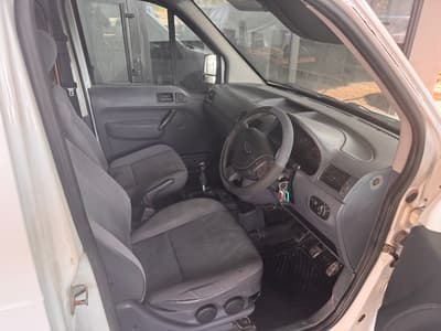 Ford Transit Connect — 4