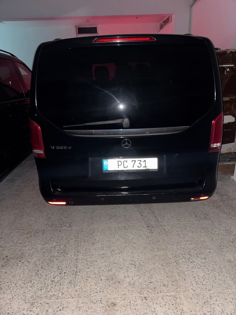 Mercedes-Benz V 220d — 1/3