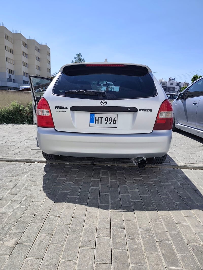 Mazda Familia — 4