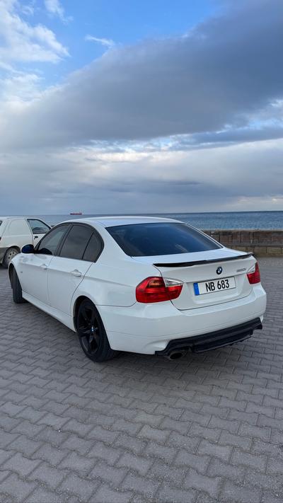 BMW 320i — 3